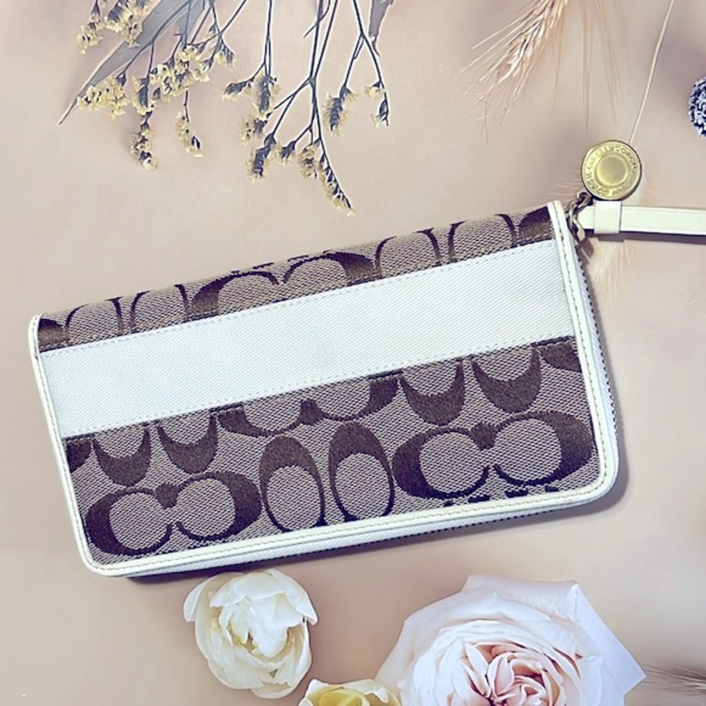 🌺 COACH WHITE STRIPE BROWN SIGNATURE ACCORDION ZIPPER WALLET 40021